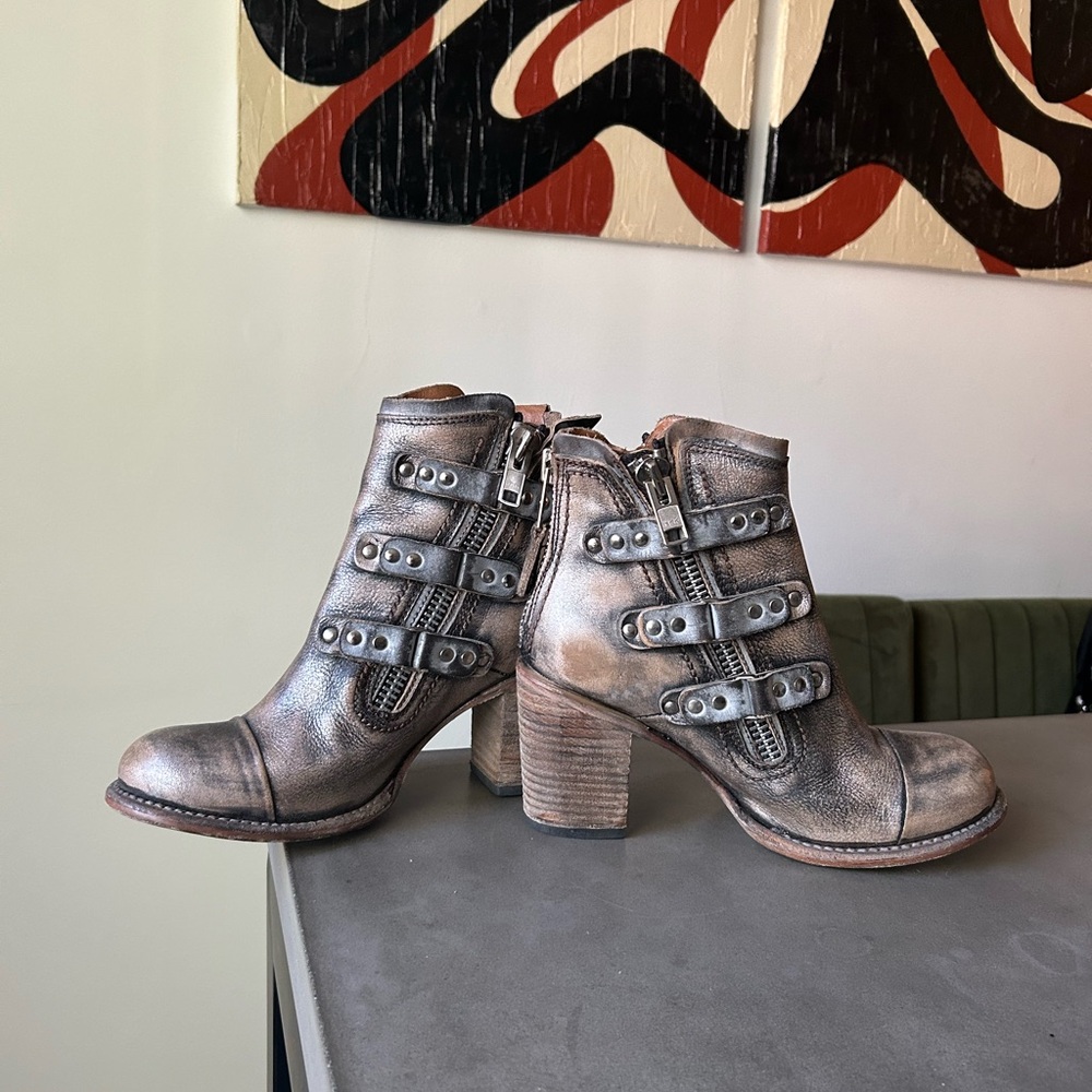 Beckett - Women's Metallic Ankle Boots